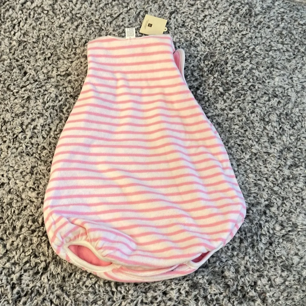Baby GAP Reversible Terry Knit Romper - Picture 4 of 7
